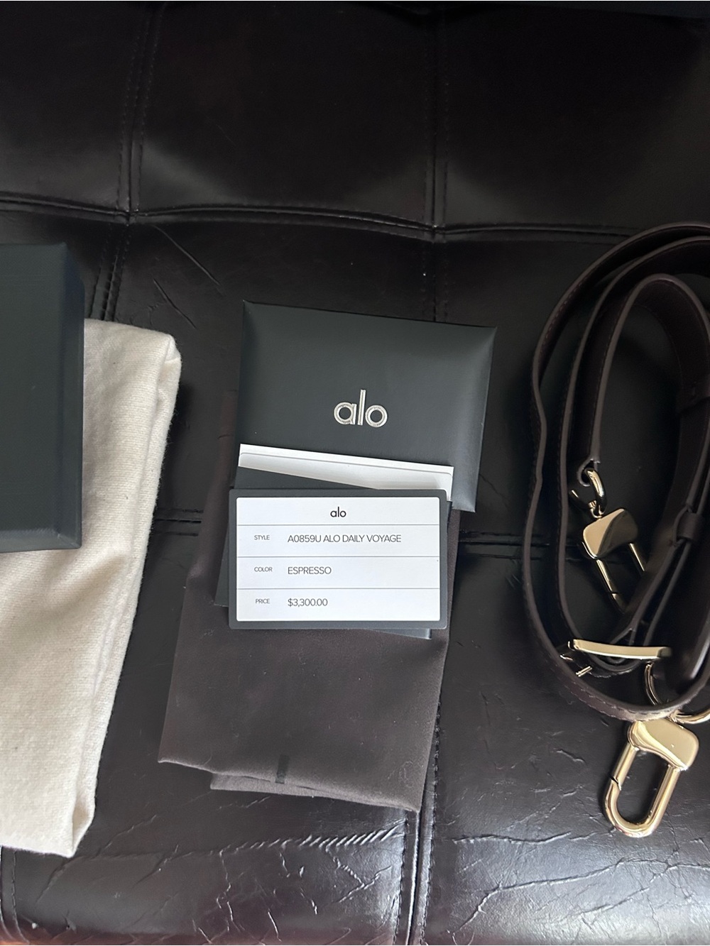 ALO Yoga Daily Voyage Bag - Picture 12 of 17
